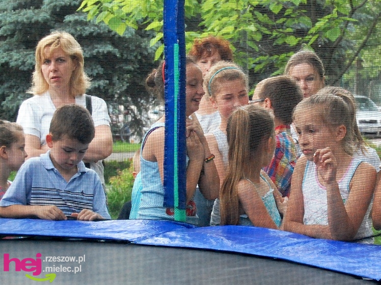 Tłumy na plantach. Słoneczna pogoda i cyrkowe atrakcje