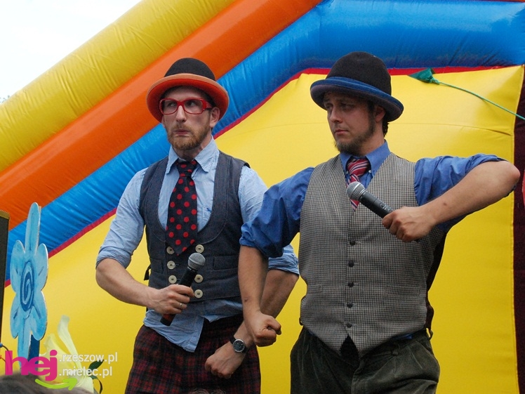 Tłumy na plantach. Słoneczna pogoda i cyrkowe atrakcje