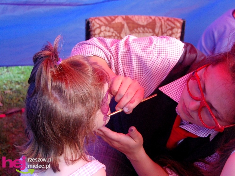 Tłumy na plantach. Słoneczna pogoda i cyrkowe atrakcje