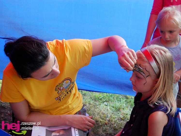 Tłumy na plantach. Słoneczna pogoda i cyrkowe atrakcje