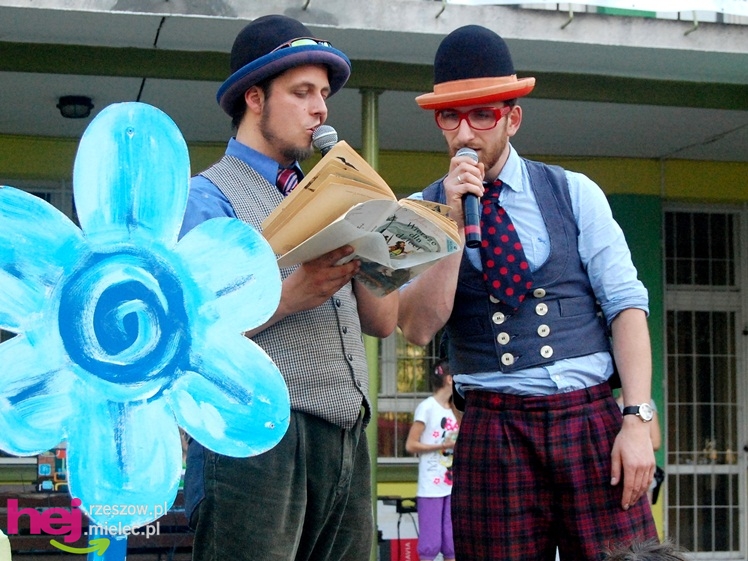 Tłumy na plantach. Słoneczna pogoda i cyrkowe atrakcje