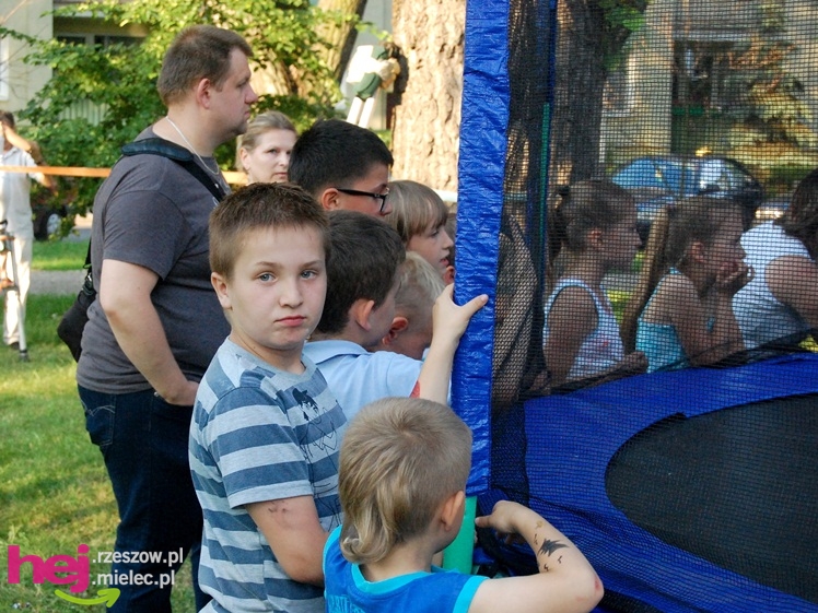 Tłumy na plantach. Słoneczna pogoda i cyrkowe atrakcje
