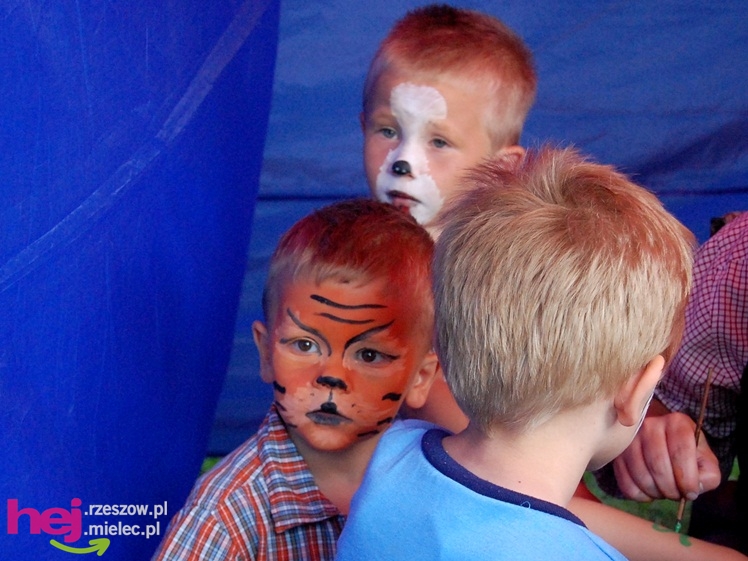 Tłumy na plantach. Słoneczna pogoda i cyrkowe atrakcje