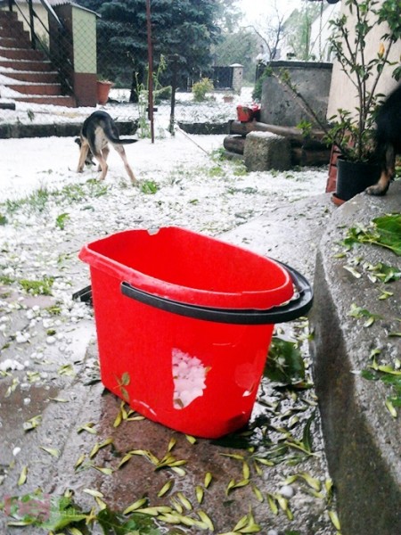 Burza w regionie: grad miał średnicę nawet 2 - 3 centymetrów