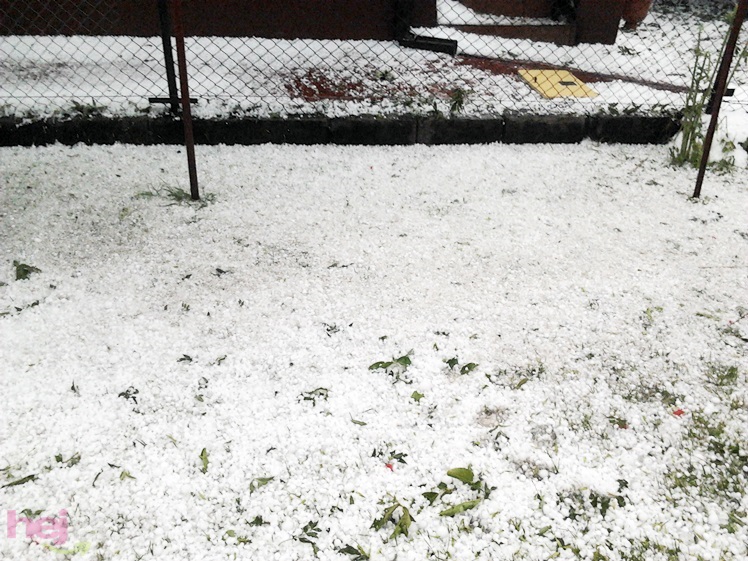 Burza w regionie: grad miał średnicę nawet 2 - 3 centymetrów