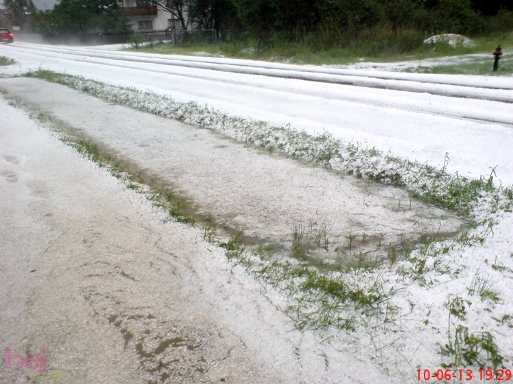 Burza w regionie: grad miał średnicę nawet 2 - 3 centymetrów