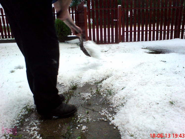 Burza w regionie: grad miał średnicę nawet 2 - 3 centymetrów