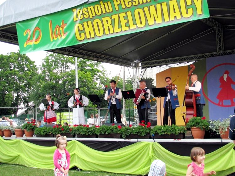 Godne chwały 20 lat działalności. Chorzelowiacy świętowali wspólnie z mieszkańcami
