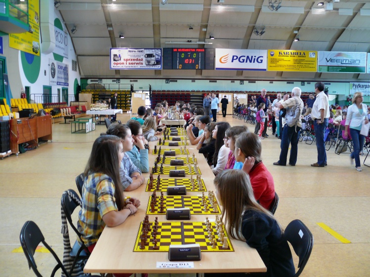 Złoto, srebro i brąz dla juniorów powiatu mieleckiego w szachach szybkich