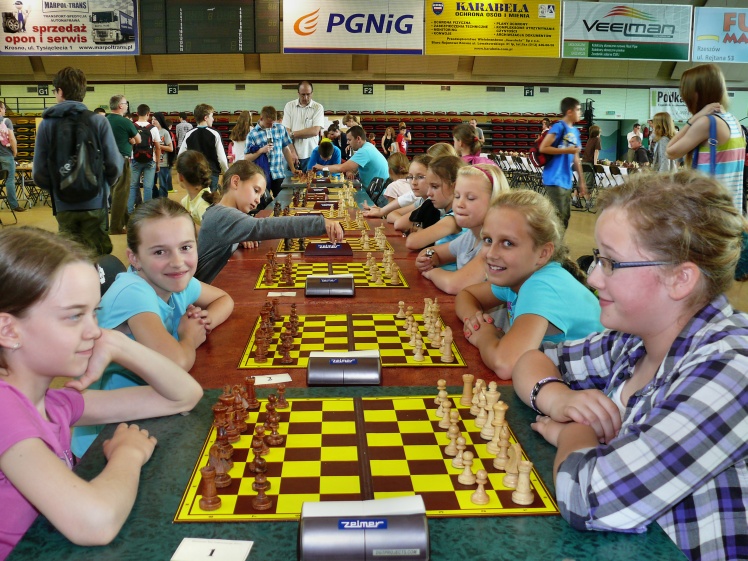 Złoto, srebro i brąz dla juniorów powiatu mieleckiego w szachach szybkich