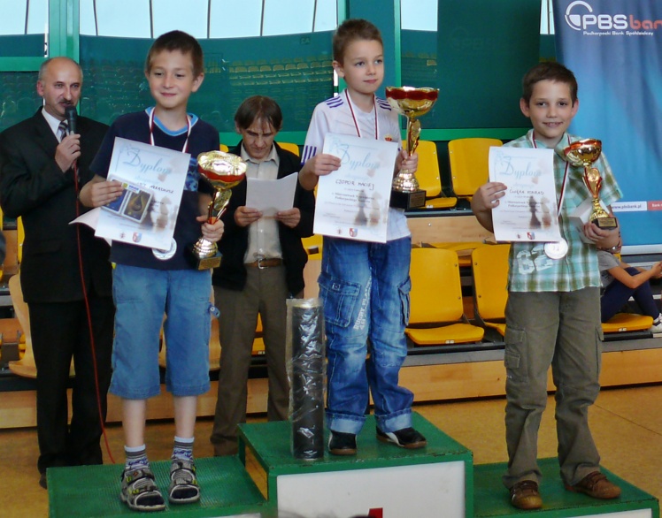Złoto, srebro i brąz dla juniorów powiatu mieleckiego w szachach szybkich