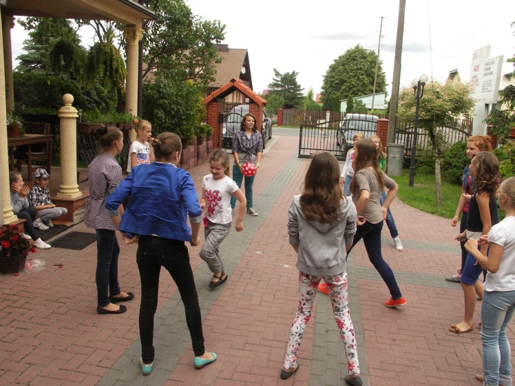 Siedlisko Pokoleń z Rzemienia integruje dzieciaki. Dzień dziecka w plenerze