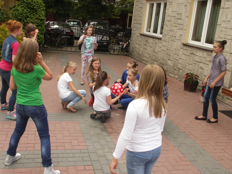 Siedlisko Pokoleń z Rzemienia integruje dzieciaki. Dzień dziecka w plenerze