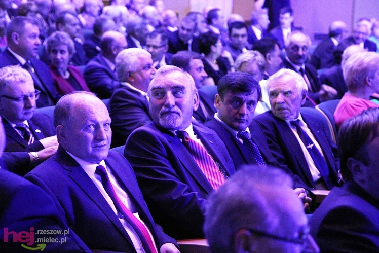 Gala otwarcia. Rozpoczęło się świętowanie 75-rocznicy przemysłu lotniczego w Mielcu