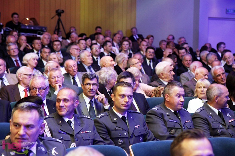 Gala otwarcia. Rozpoczęło się świętowanie 75-rocznicy przemysłu lotniczego w Mielcu