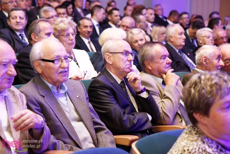 Gala otwarcia. Rozpoczęło się świętowanie 75-rocznicy przemysłu lotniczego w Mielcu