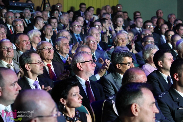 Gala otwarcia. Rozpoczęło się świętowanie 75-rocznicy przemysłu lotniczego w Mielcu