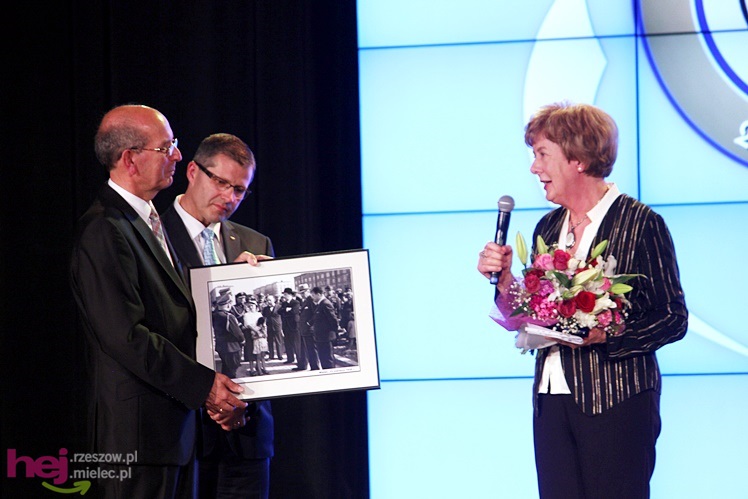 Gala otwarcia. Rozpoczęło się świętowanie 75-rocznicy przemysłu lotniczego w Mielcu