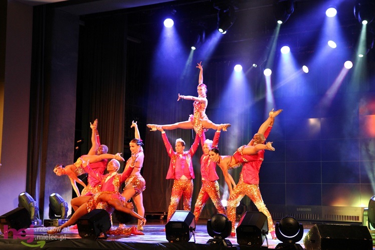 Gala otwarcia. Rozpoczęło się świętowanie 75-rocznicy przemysłu lotniczego w Mielcu