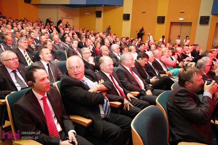 Gala otwarcia. Rozpoczęło się świętowanie 75-rocznicy przemysłu lotniczego w Mielcu