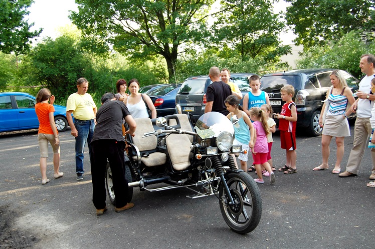 Balon koszowy nad lotniskiem. To była niespodzianka z okazji Dnia Dziecka