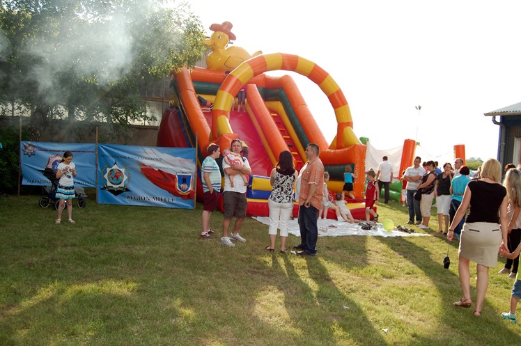 Balon koszowy nad lotniskiem. To była niespodzianka z okazji Dnia Dziecka