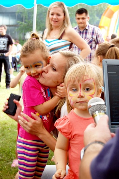 Balon koszowy nad lotniskiem. To była niespodzianka z okazji Dnia Dziecka