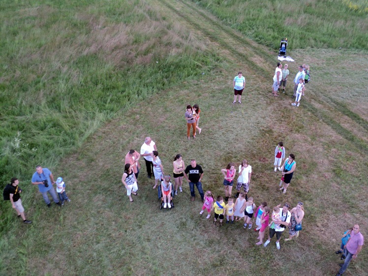 Balon koszowy nad lotniskiem. To była niespodzianka z okazji Dnia Dziecka