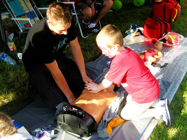 Balon koszowy nad lotniskiem. To była niespodzianka z okazji Dnia Dziecka