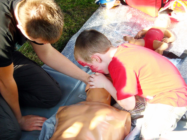 Balon koszowy nad lotniskiem. To była niespodzianka z okazji Dnia Dziecka