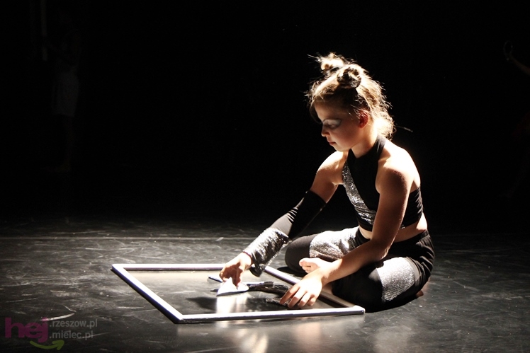 Koncert tańca ?Po drugiej stronie lustra?