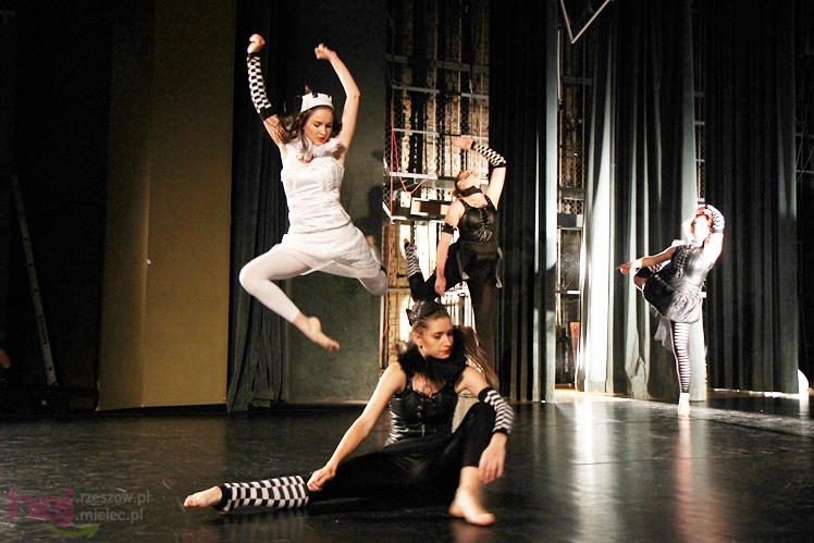 Koncert tańca ?Po drugiej stronie lustra?
