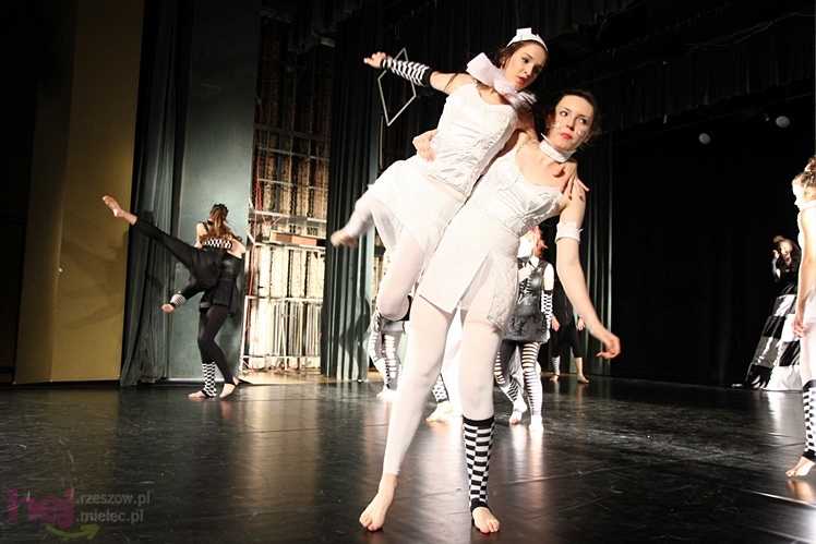 Koncert tańca ?Po drugiej stronie lustra?