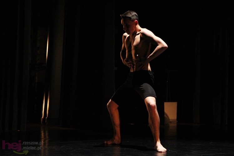 Koncert tańca ?Po drugiej stronie lustra?