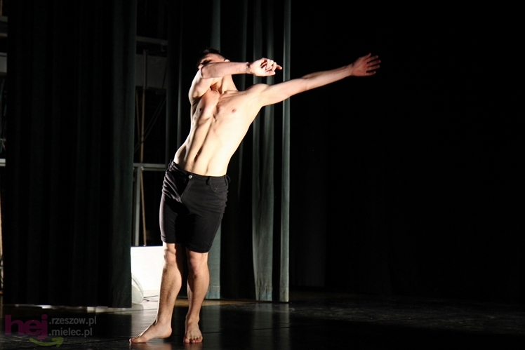 Koncert tańca ?Po drugiej stronie lustra?