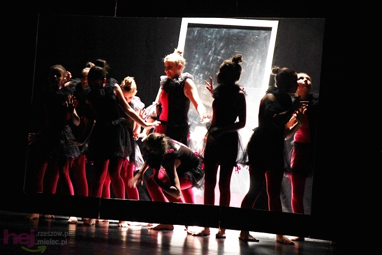 Koncert tańca ?Po drugiej stronie lustra?