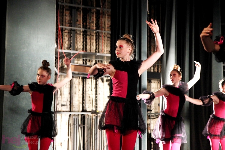 Koncert tańca ?Po drugiej stronie lustra?