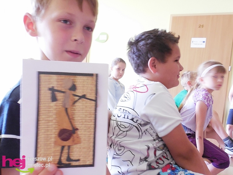 Misjonarka z Kamerunu Siostra Tadeusza odwiedziła Mielec i Czermin. Opowiadała o swojej pracy. Odebrała okulary