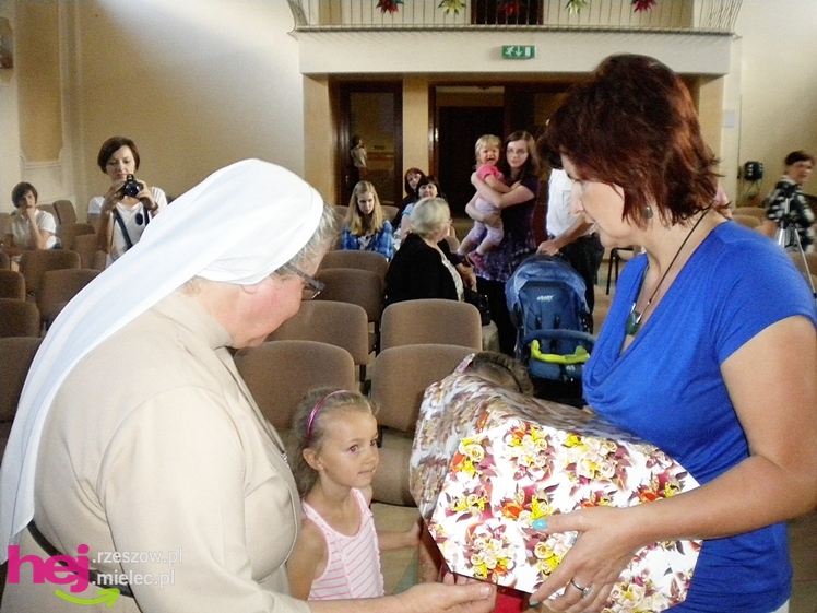 Misjonarka z Kamerunu Siostra Tadeusza odwiedziła Mielec i Czermin. Opowiadała o swojej pracy. Odebrała okulary