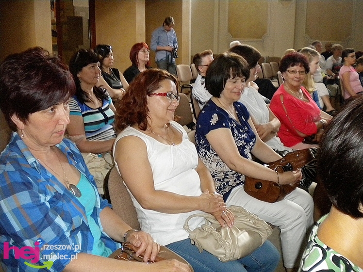 Misjonarka z Kamerunu Siostra Tadeusza odwiedziła Mielec i Czermin. Opowiadała o swojej pracy. Odebrała okulary