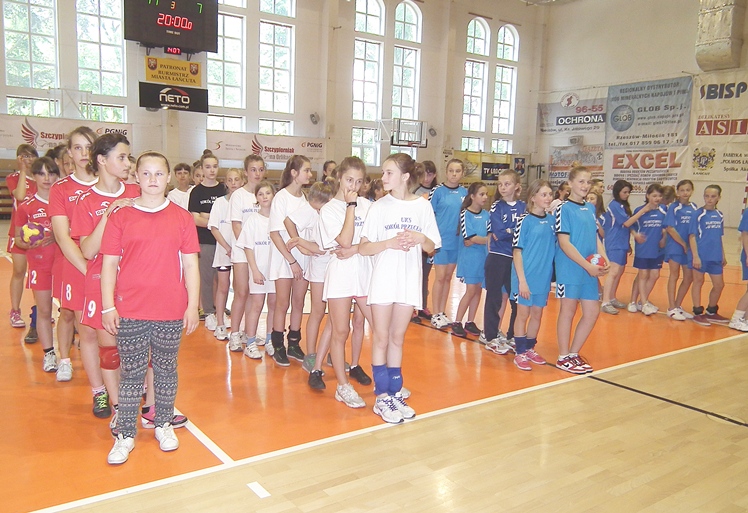 Przecławskie szczypiornistki po raz drugi najlepsze w województwie