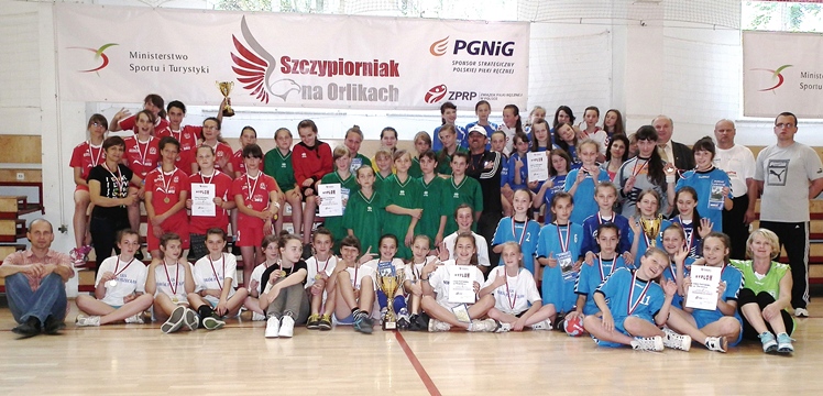 Przecławskie szczypiornistki po raz drugi najlepsze w województwie