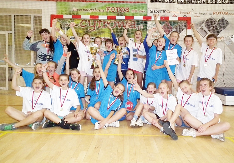 Przecławskie szczypiornistki po raz drugi najlepsze w województwie