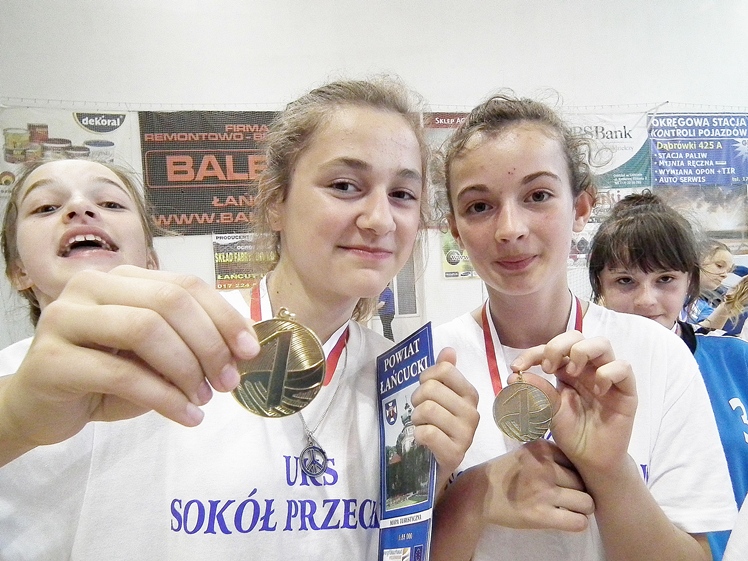 Przecławskie szczypiornistki po raz drugi najlepsze w województwie