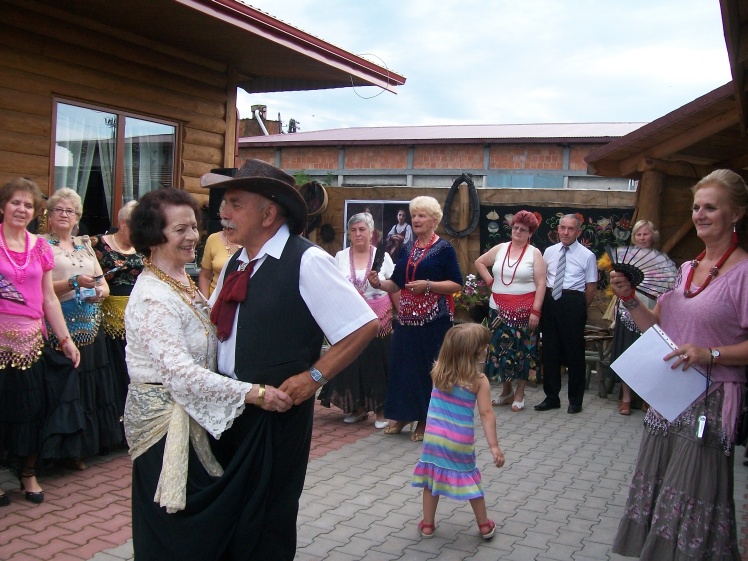 Cygańska biesiada seniorów w Przecławiu