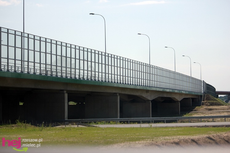 Niemal gotowy fragment autostrady A4 w okolicach Dębicy i Ropczyc
