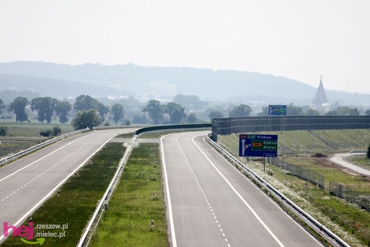 Niemal gotowy fragment autostrady A4 w okolicach Dębicy i Ropczyc