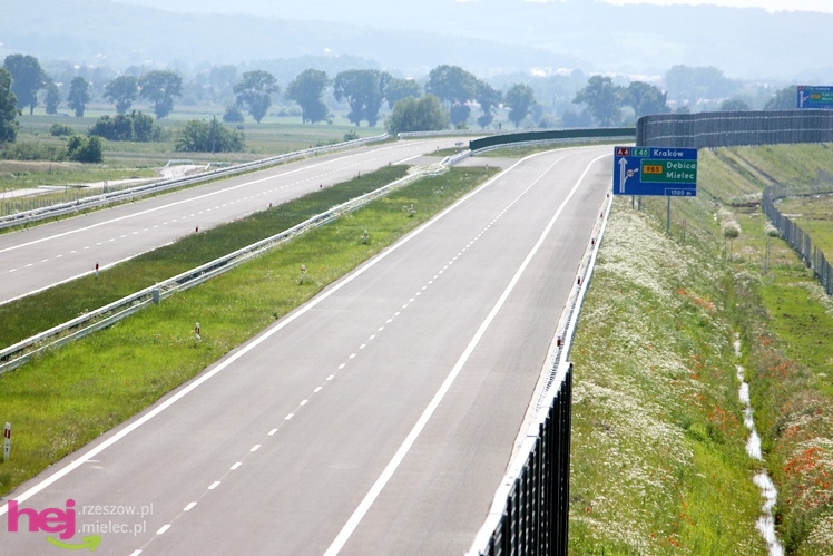 Niemal gotowy fragment autostrady A4 w okolicach Dębicy i Ropczyc