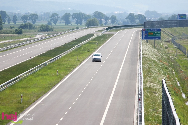 Niemal gotowy fragment autostrady A4 w okolicach Dębicy i Ropczyc