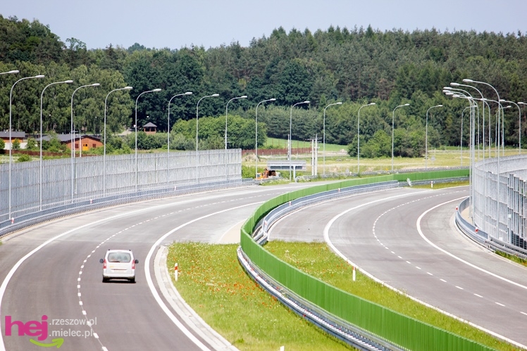Niemal gotowy fragment autostrady A4 w okolicach Dębicy i Ropczyc